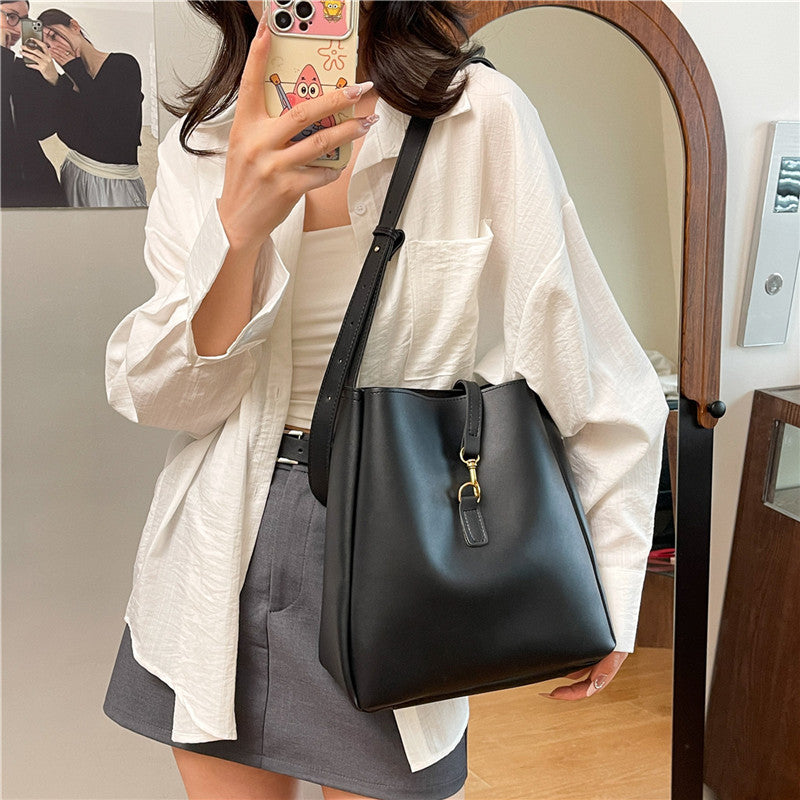 Internet Hot Fashionable Cross Body Bucket Bag Large Capacity