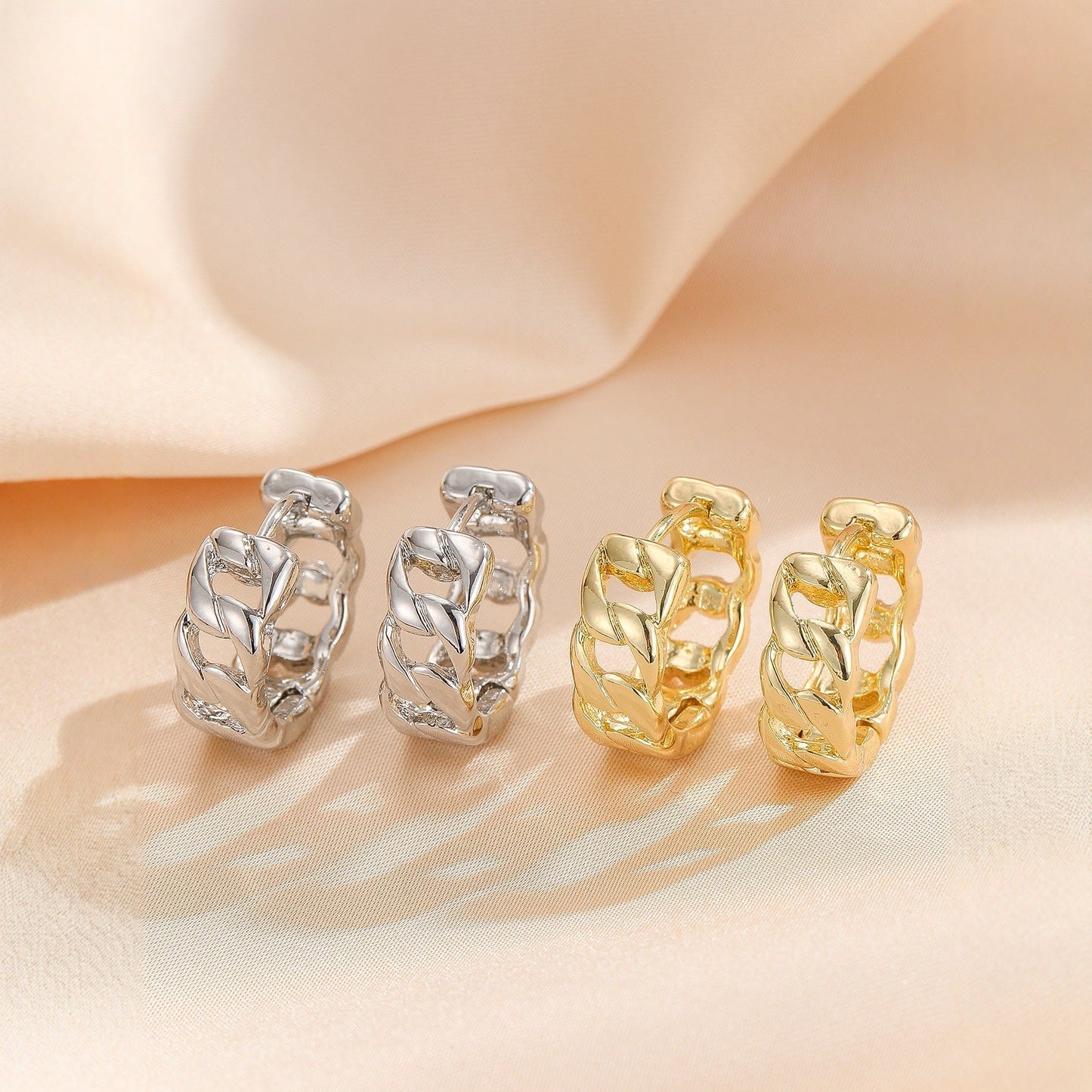 Metal Chain Hollow Geometric Elliptical Earrings